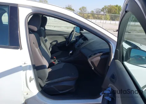 2014 Ford Focus S из США, поврежденный, VIN 1FADP3E22EL193028